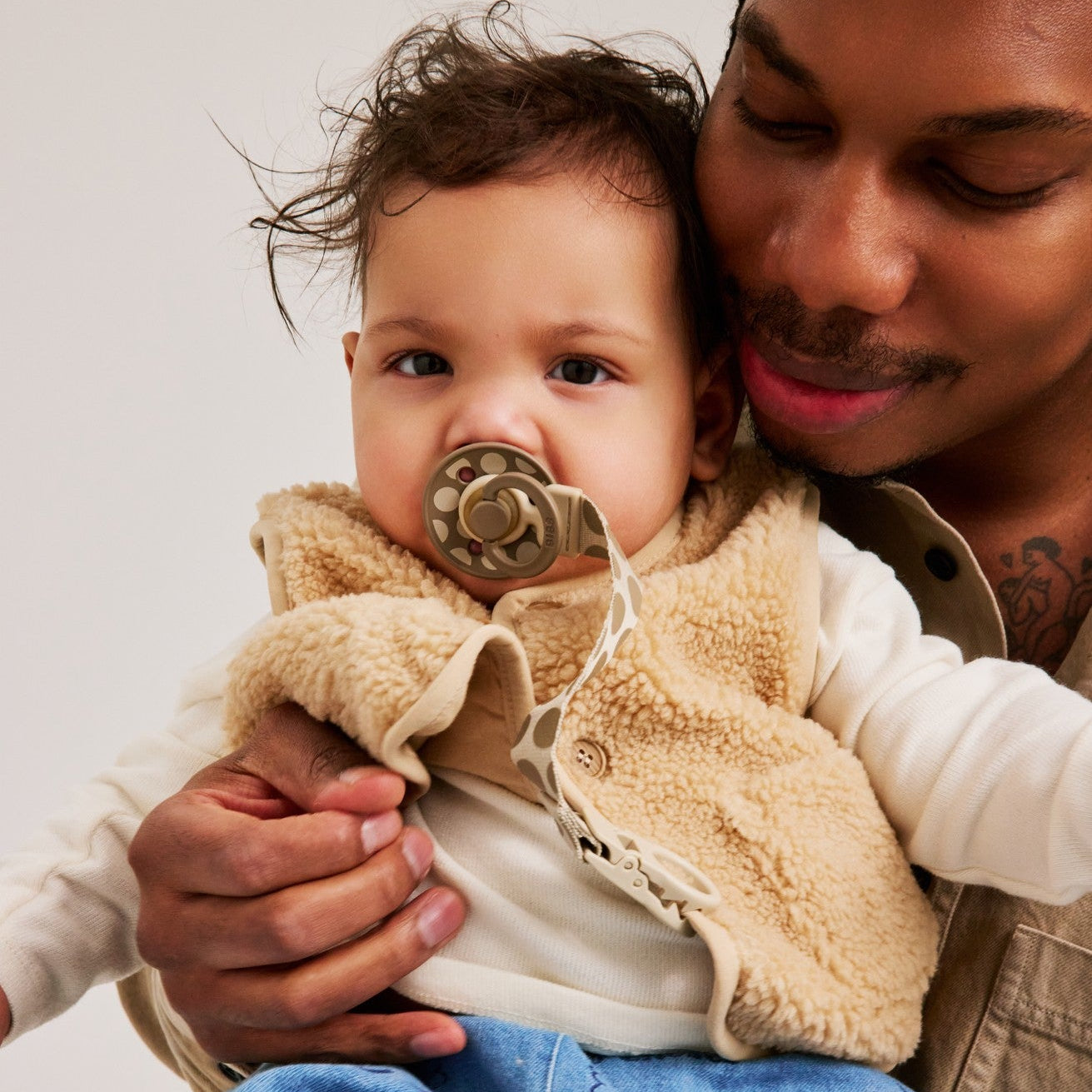 STUDIO Colour Pacifier Polka - Dark Oak/Vanilla