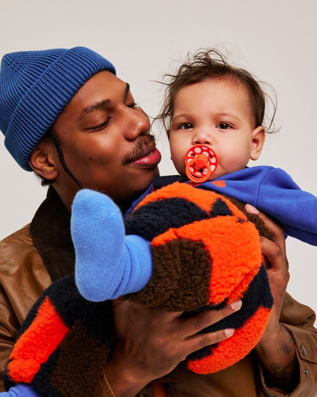 STUDIO Colour Pacifier Polka - Tango/Ivory