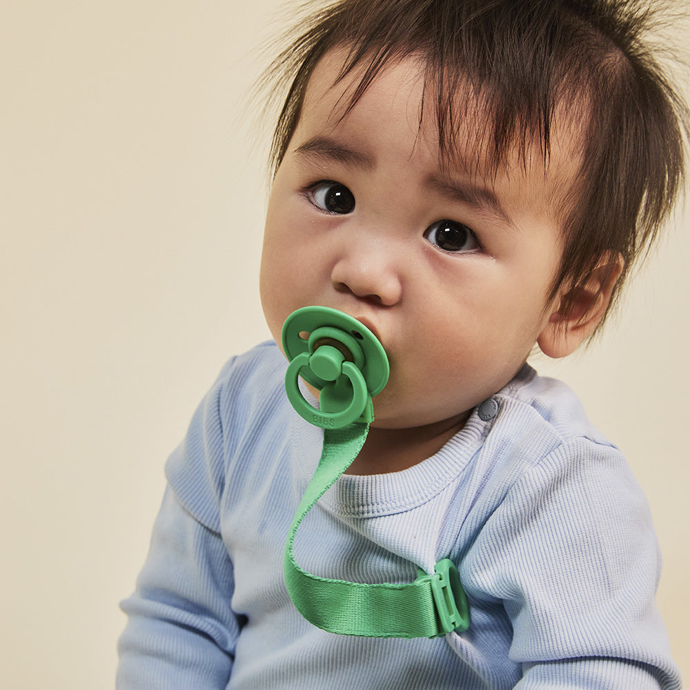 BIBS Colour Speen verpakking van 2 stuks. BPA-vrij, Ronde speen. Natuurlijk rubberlatex, Maat 2 (6-18 maanden), Sage/Cloud BIBS Colour Speen verpakking van 2 stuks. BPA-vrij, Ronde speen. Natuurlijk rubberlatex, Maat 2 (6-18 maanden), Sage/Cloud